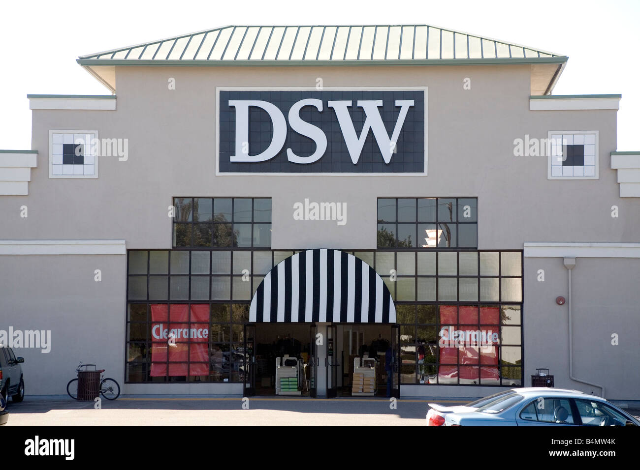 Dsw shoe store fotografías e imágenes de alta resolución - Alamy