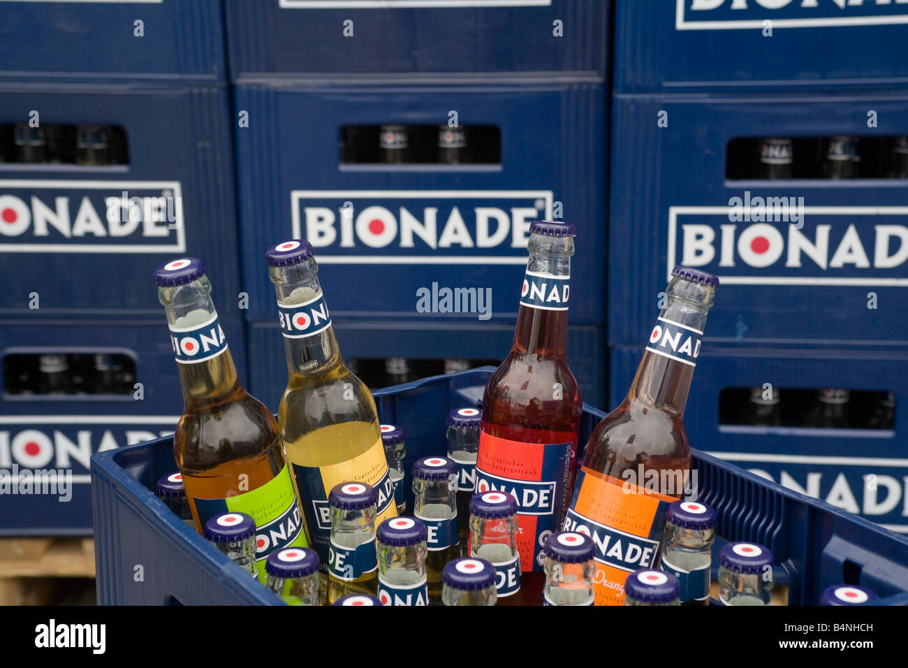 BIONADE GmbH la producción biológica de la bebida sin alcohol Bionade Foto de stock