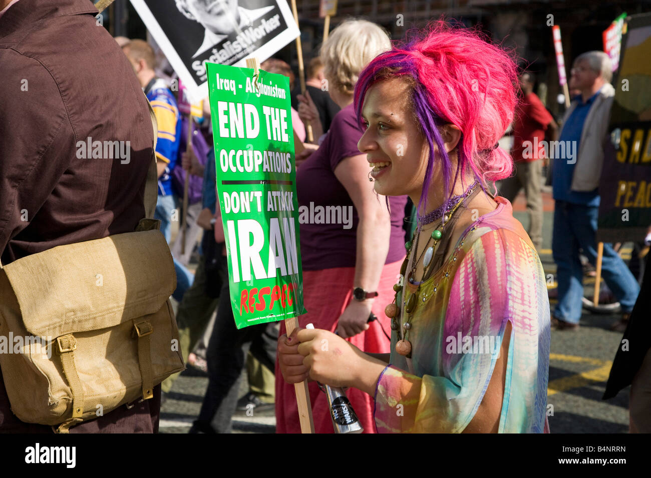 Los manifestantes antibélica Conferencia del Partido Laborista en Manchester, Lancashire, Inglaterra, Reino Unido Reino Unido GB Gran Bretaña Islas Británicas - Foto de stock