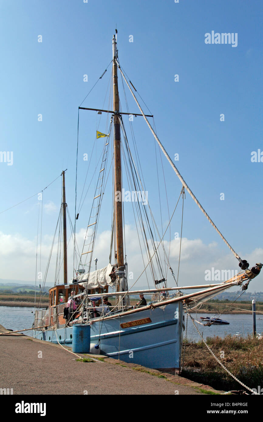 El ROS AILITHER EN TOPSHAM la embarcación fue construida en 1954 en KILLYBEGS IRLANDA Y pescadas comercialmente durante 46 años Foto de stock