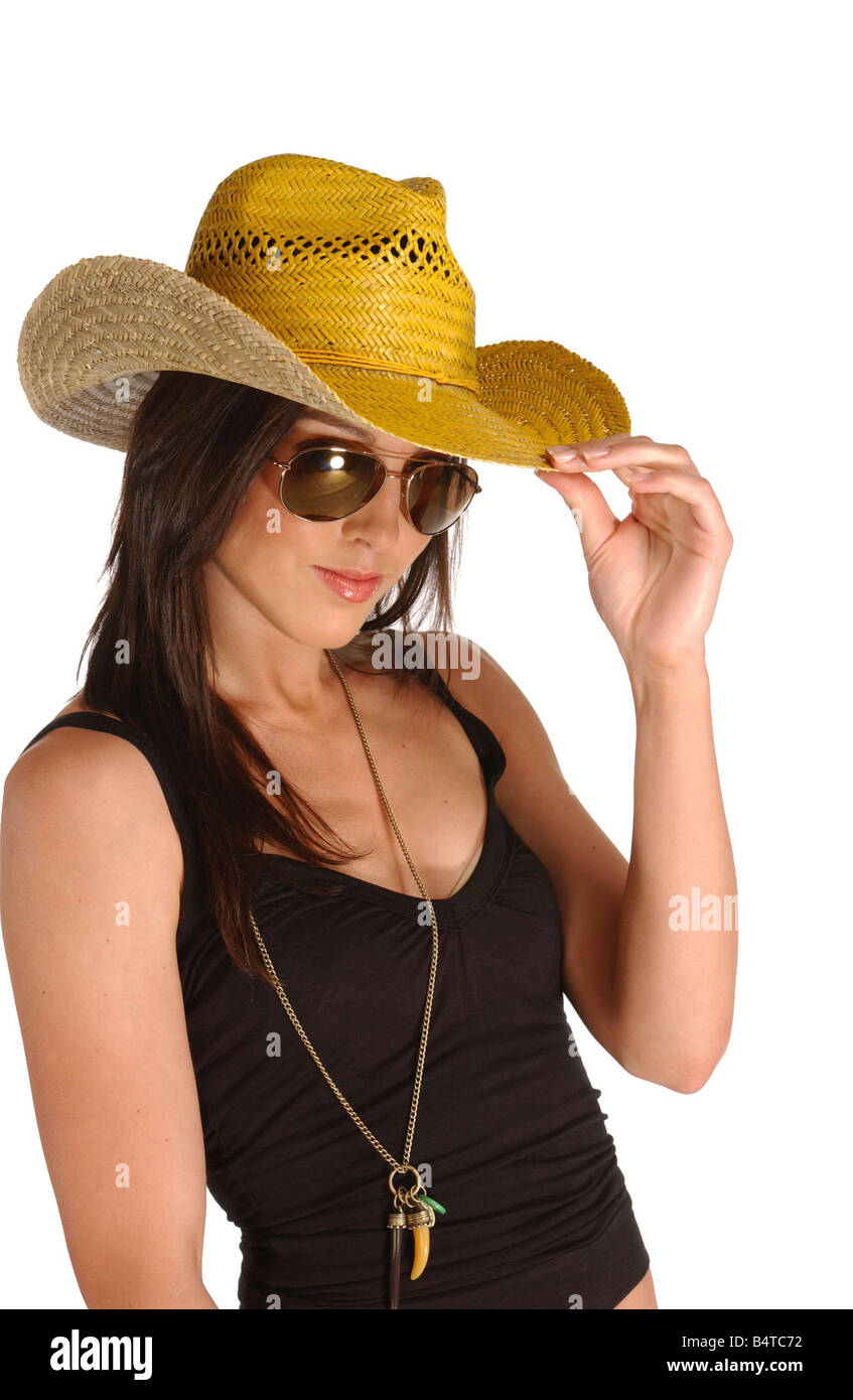 Sombrero de vaquero de moda Fotografía de junio de 2005 son modelos y Katy en sombreros vaqueros influido por el Beckham s sombreros pintados de color amarillo Fotografía de stock - Alamy
