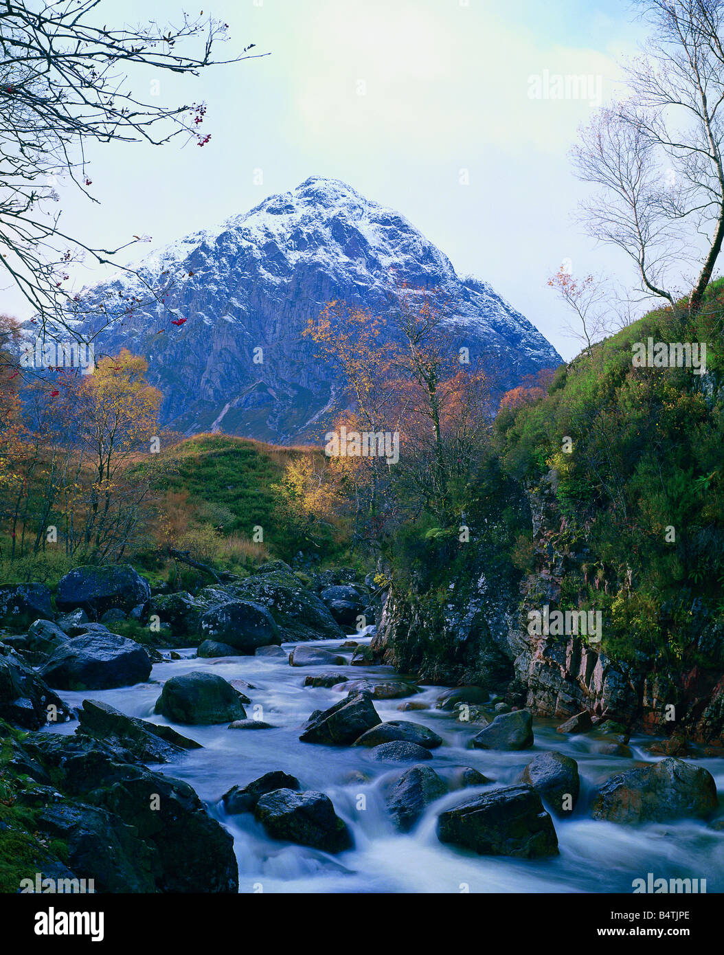 Buchaille Etive Mor, en Glen Etive y Glencoe, en otoño Foto de stock