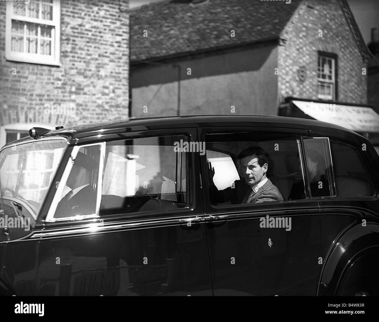 Grupo capitán Peter Townsend en el coche con la reina Isabel II y la princesa Margarita 1953 Foto de stock