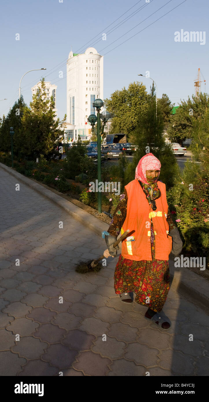 Limpia las calles, Ashgabat, Turkmenistán Foto de stock