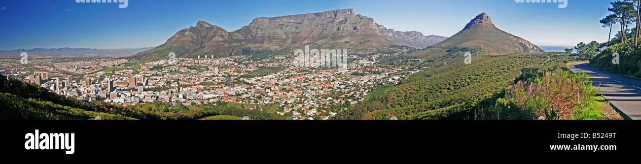 Un panostich Ciudades Ciudad del Cabo bowl mostrando Lions Head Table Mountain Devils Peak y una parte de Signal Hill road Foto de stock