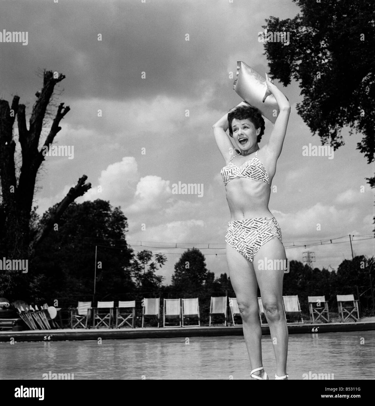 1950 bikini Imágenes de stock en blanco y negro - Alamy