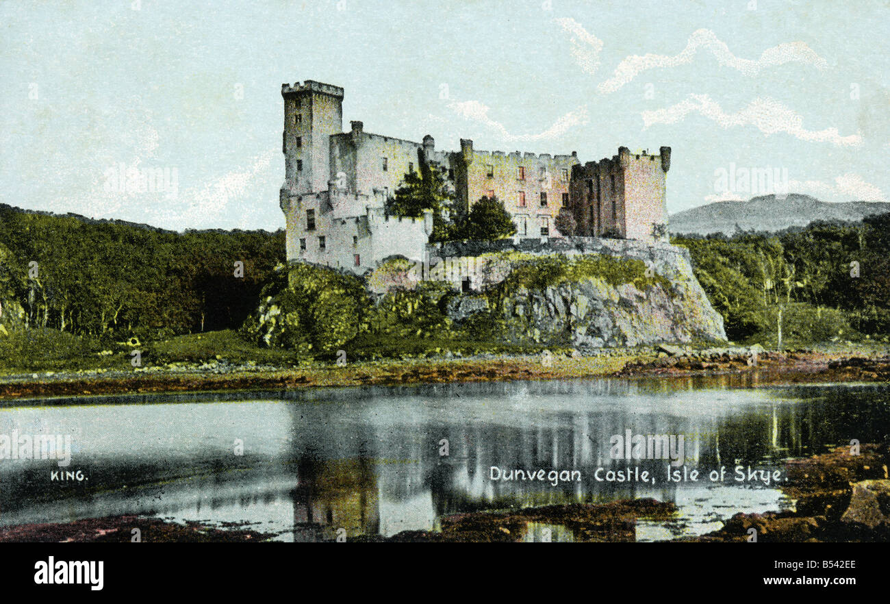 Old vintage postal de Dunvegan Castle Isla de Skye SÓLO PARA USO EDITORIAL Foto de stock