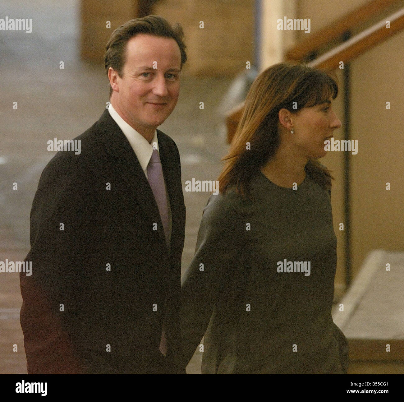 2007 Blackppol Conferencia del Partido Conservador, David Cameron, y su esposa Samantha Cameron llegar a los jardines de invierno Foto de stock