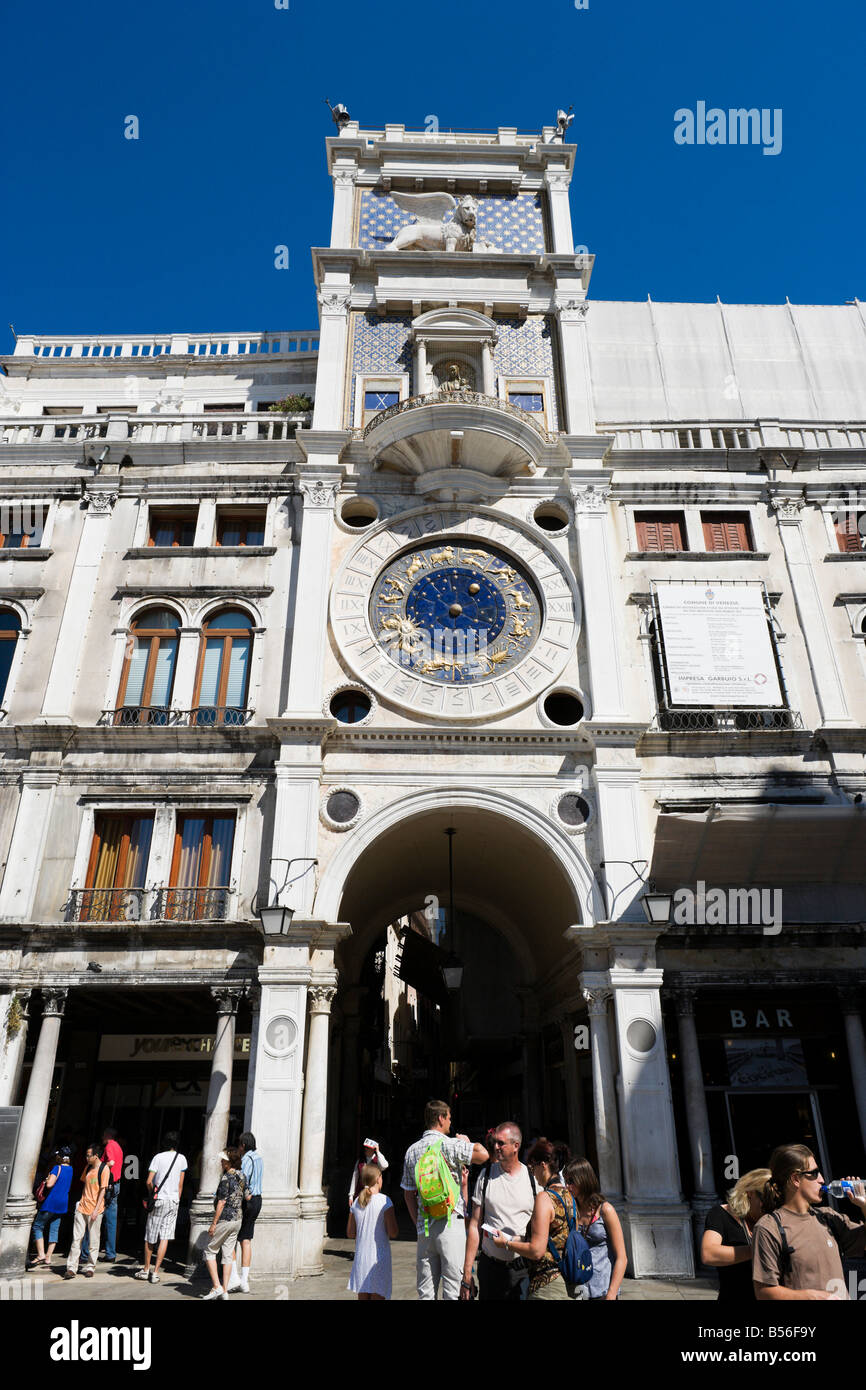La Torre dell Orologio (o reloj de San Marcos) diseñado por Mauro Codussi,  Piazza San Marco, Venecia, Véneto, Italia Fotografía de stock - Alamy