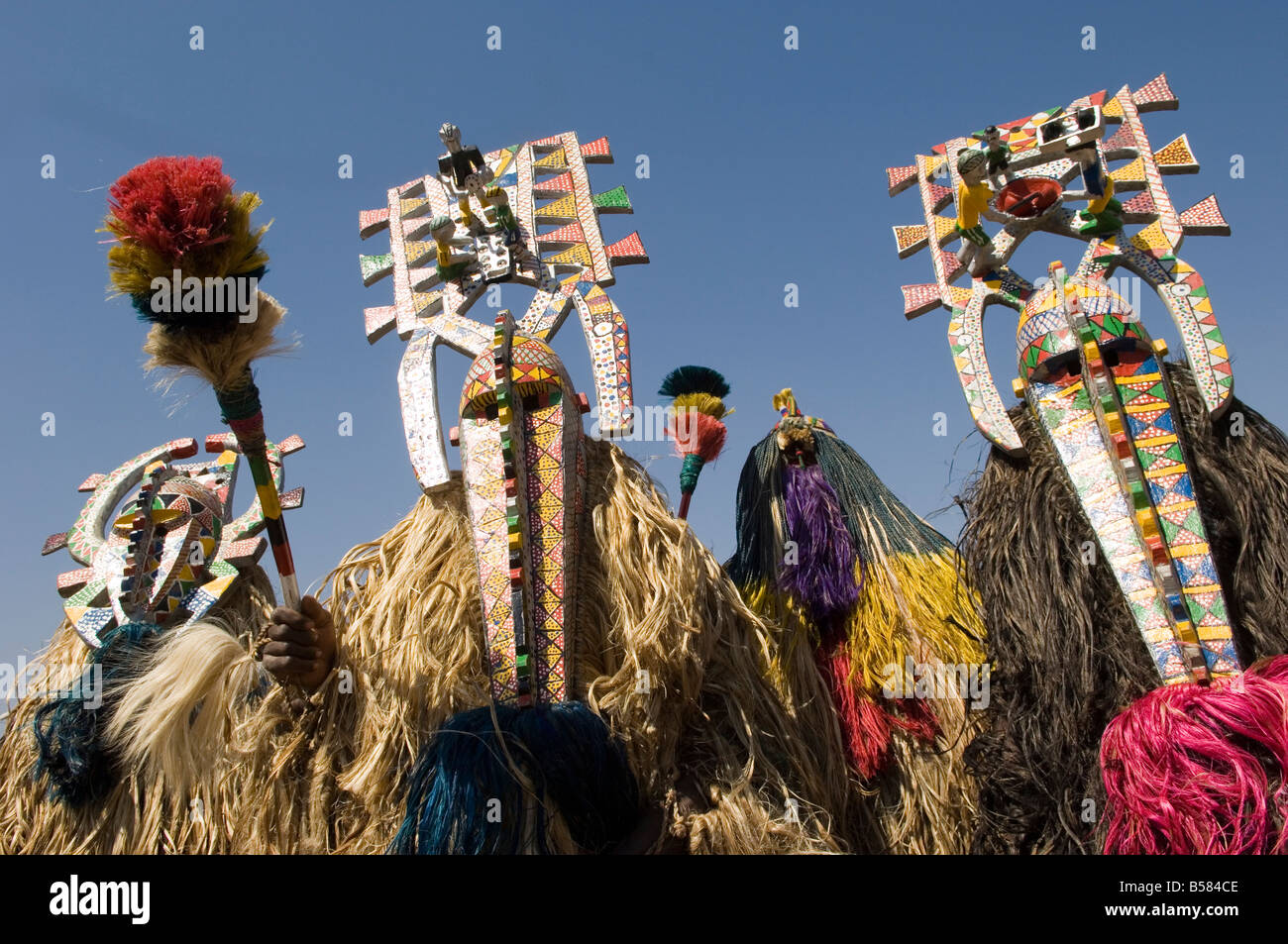 Bobo máscaras durante las festividades, Sikasso, Malí, África Foto de stock