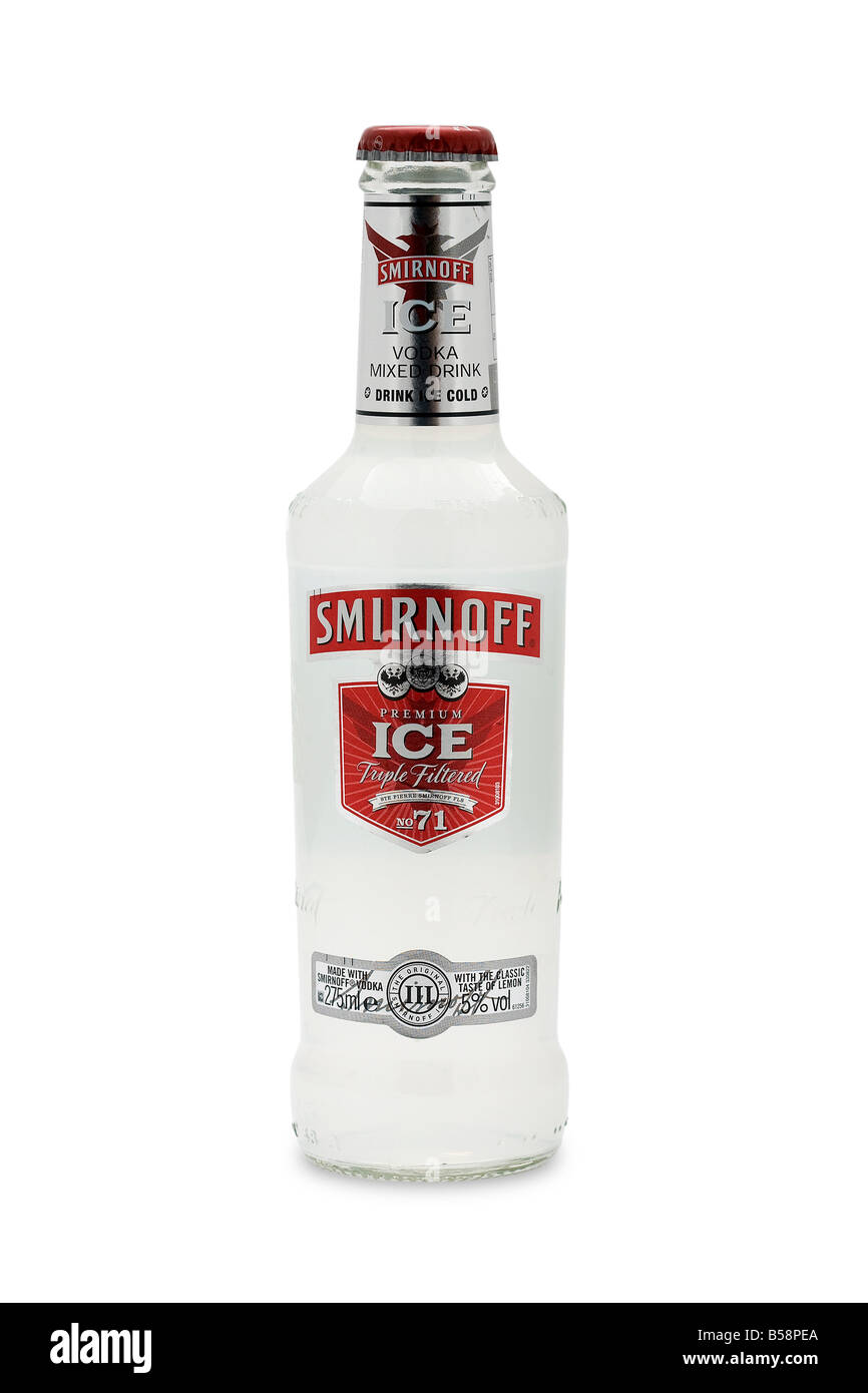 Mezcla de bebidas vodka Smirnoff Ice clásico sabor a limón Rusia Fotografía  de stock - Alamy