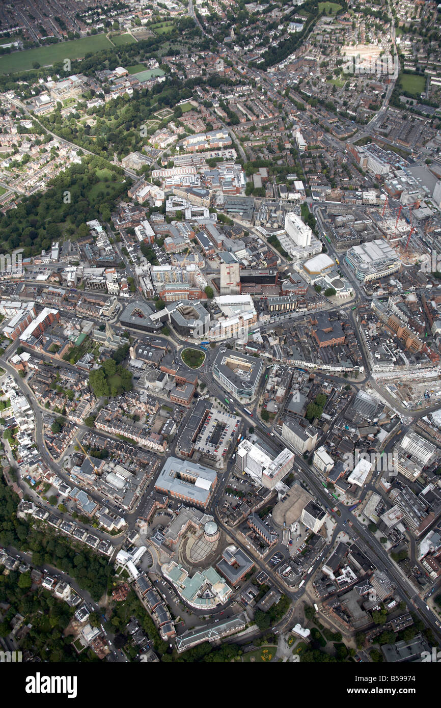 Vista aérea al noreste del centro de la ciudad de Nottingham Maid Marian camino Upper Parliament Street Trent University NG1 Inglaterra alta le Foto de stock