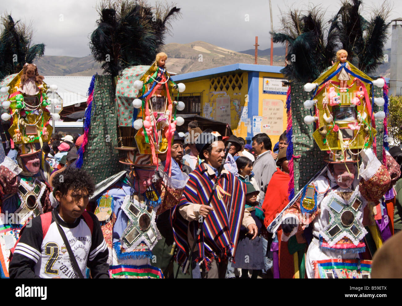 El anual festival de Corpus Christi, la gente en la calle procesión