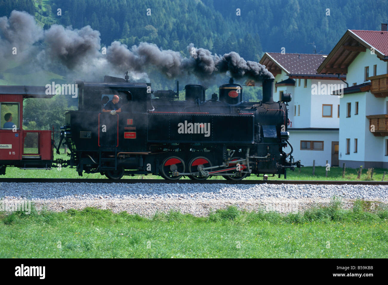 Tren de vapor del valle de Ziller el Tirol Austria Europa Foto de stock