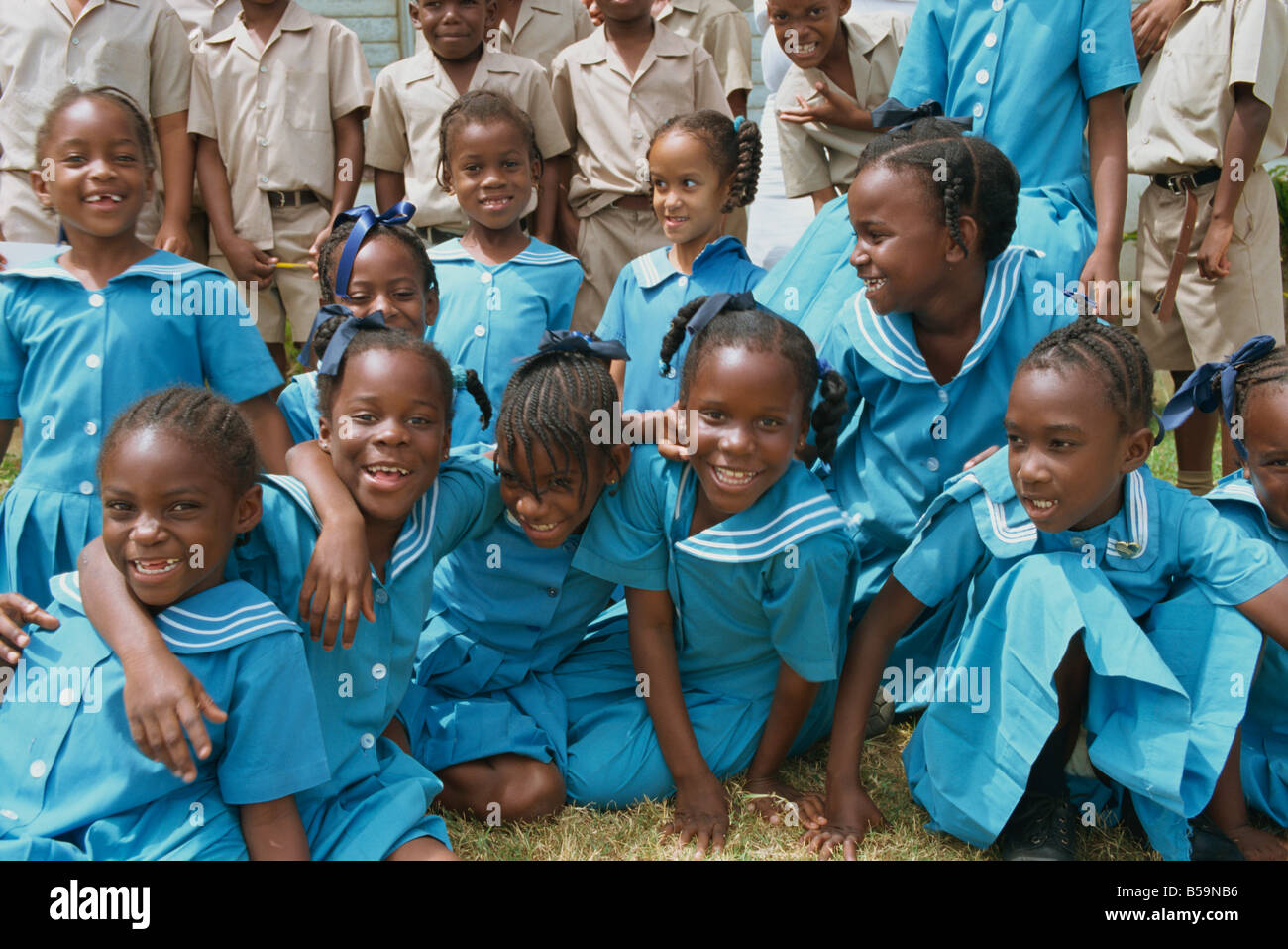 Departure for come across drive Grupo de escolares con uniforme escolar en San Juan de Barbados Caribe H P  Merten Fotografía de stock - Alamy