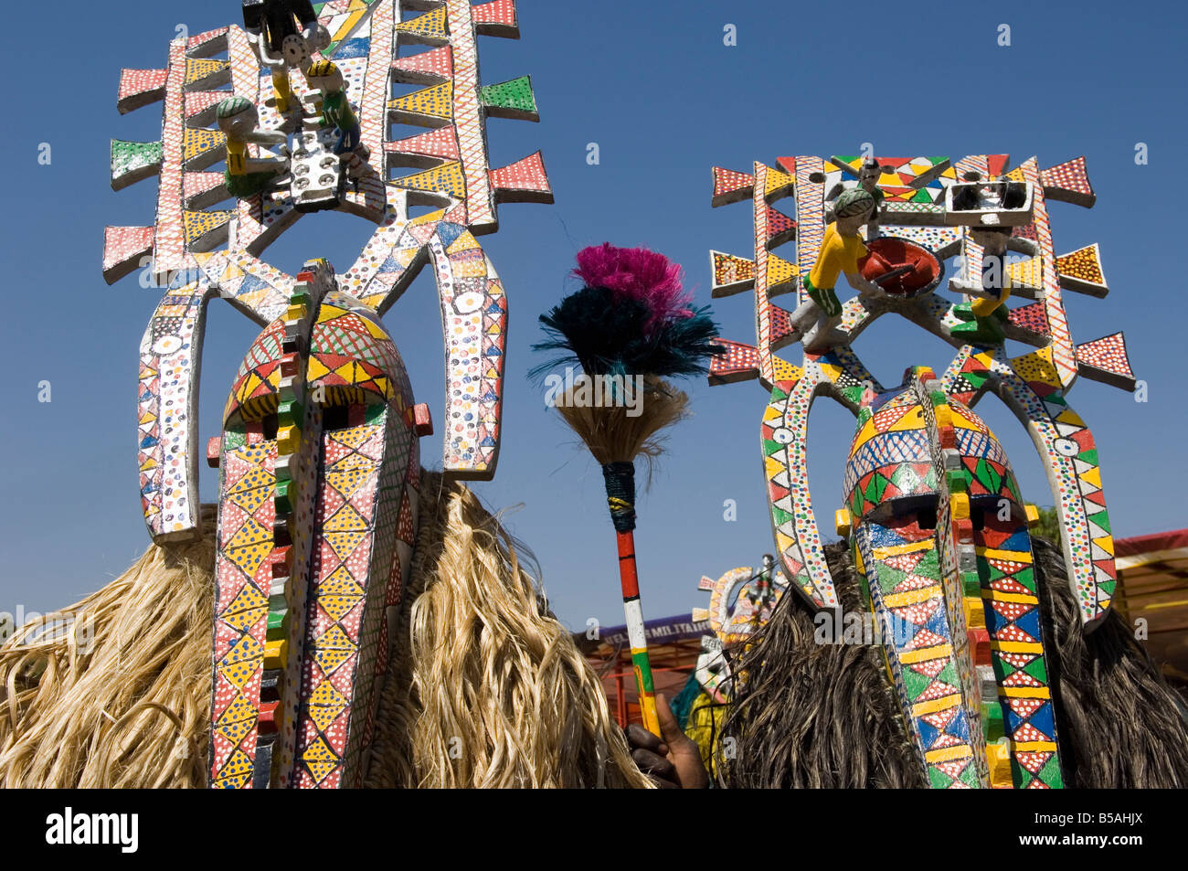 Bobo máscaras durante las festividades, Sikasso, Malí, África Foto de stock