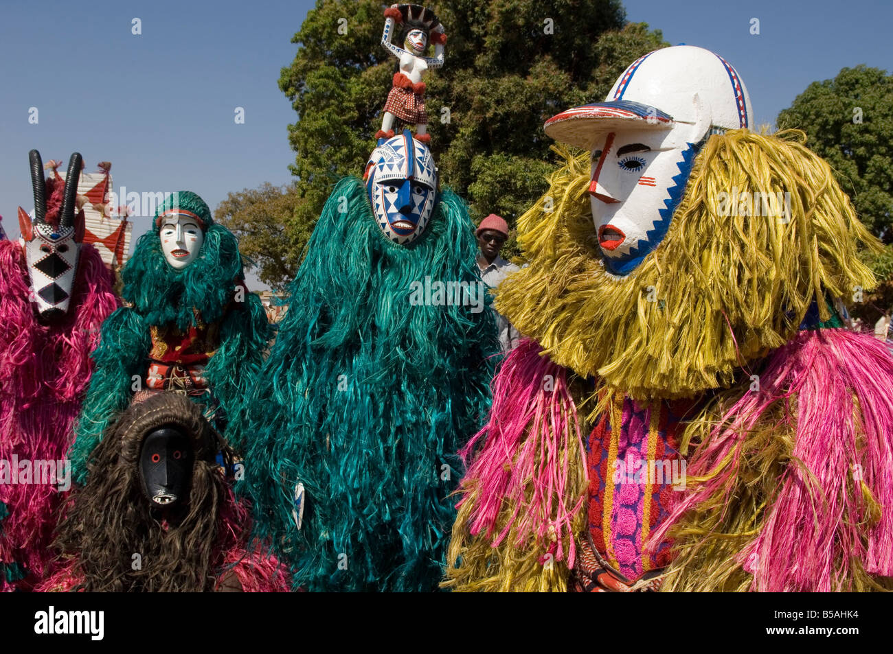 Bobo máscaras durante las festividades, Sikasso, Malí, África Foto de stock