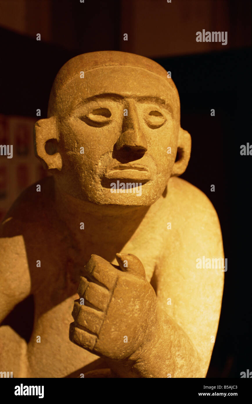 Estatua precolombina, el Museo de Antropología e Historia, en Mérida, Yucatán, México, América del Norte Foto de stock