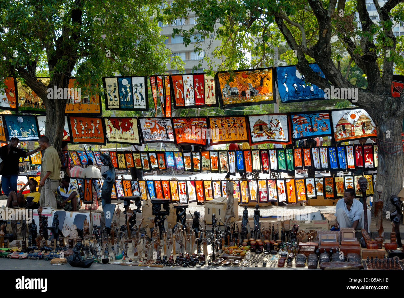 Mercado de Artesanía de Maputo, Mozambique, África oriental, África Foto de stock