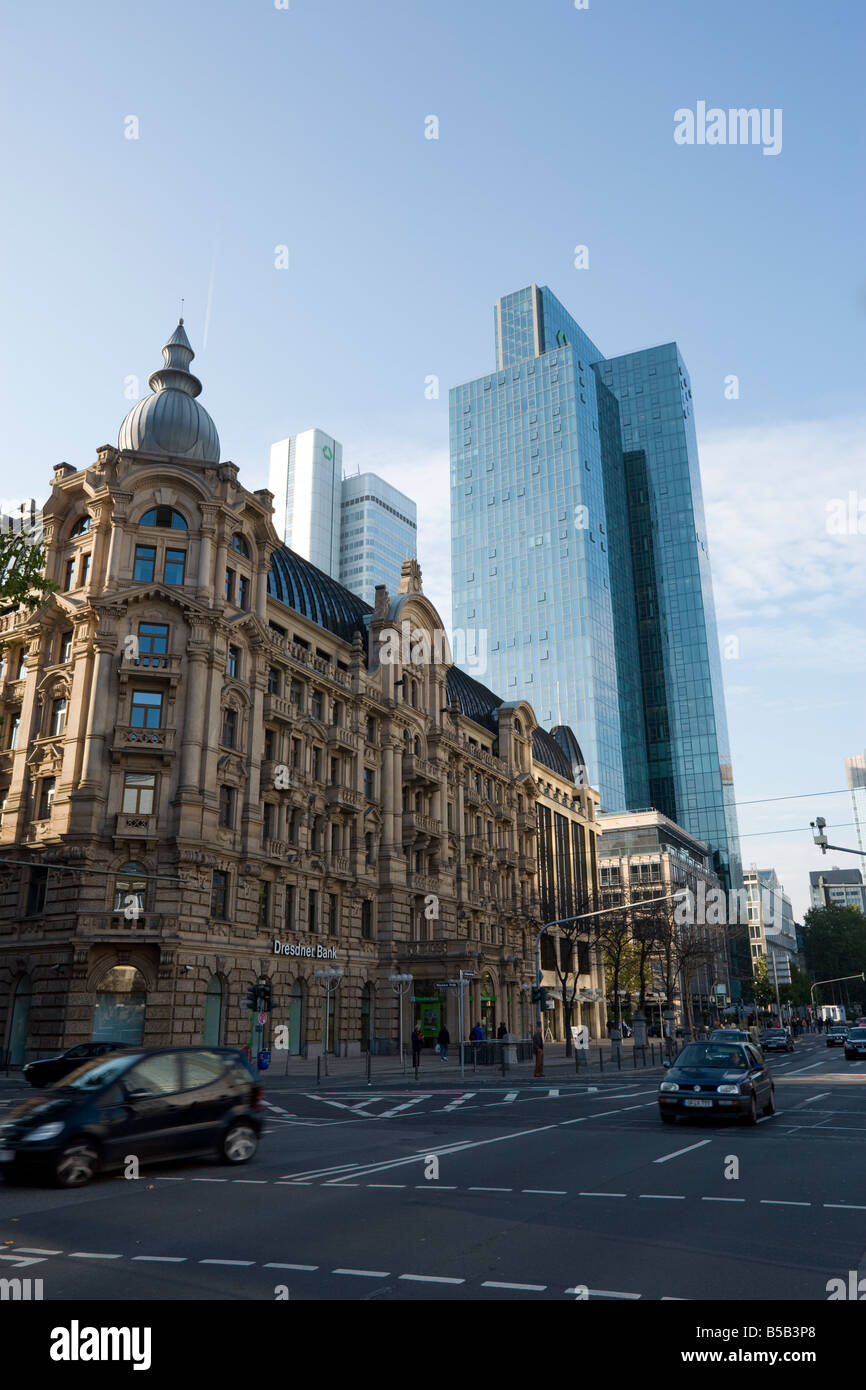 Dresdner Bank AG y la rama edificios sede en Frankfurt, Alemania Foto de stock