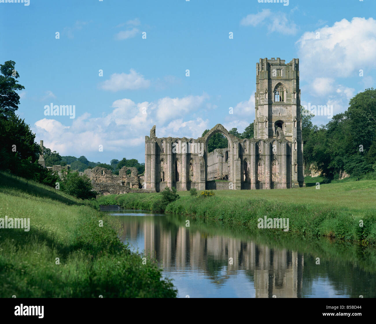 Fountains Abbey Sitio de Patrimonio Mundial de la UNESCO Yorkshire, Inglaterra, Reino Unido Europa Foto de stock