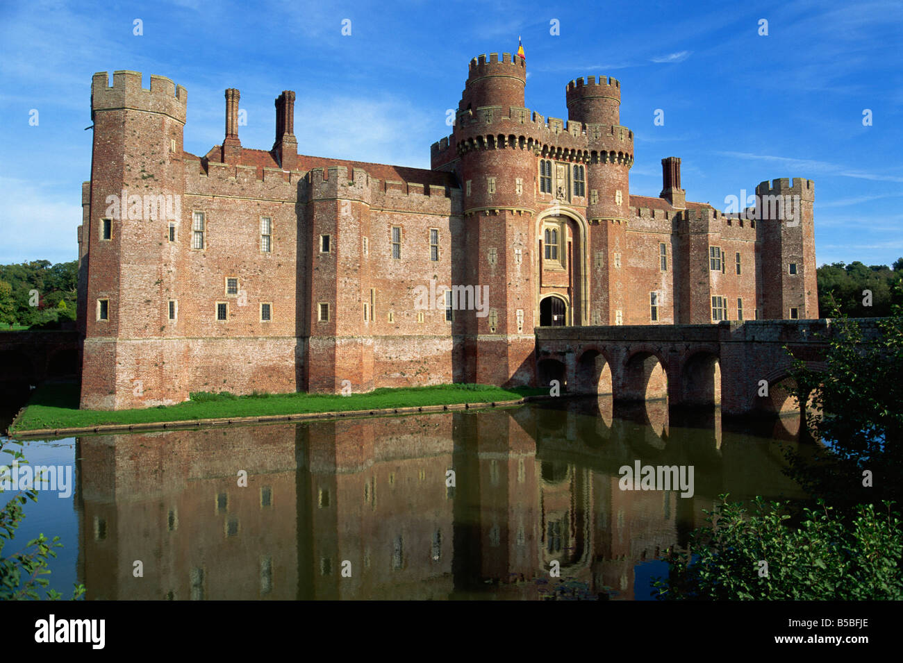 El castillo de Herstmonceux, Sussex, Inglaterra, Europa Foto de stock