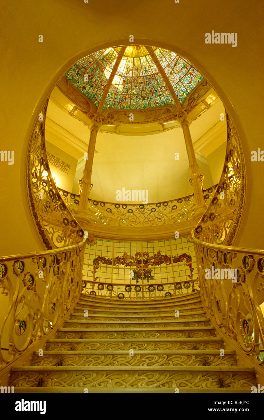 Escalera, la Sociedad de Autores, Longoria Palace, Madrid, España Foto de stock