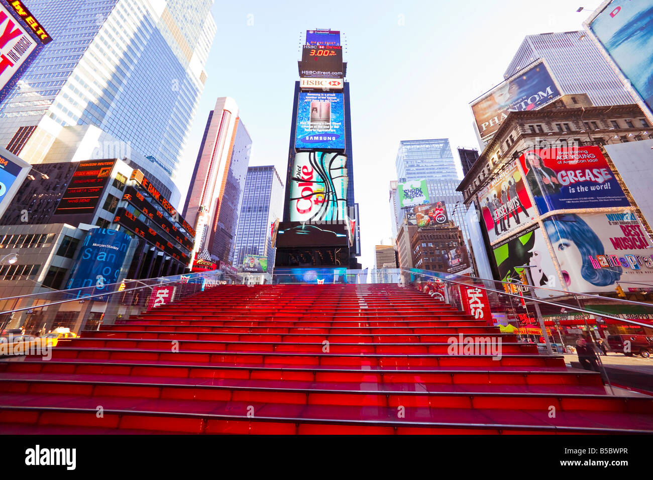 Escalera de color rojo en el Time Square Fotografía de stock Alamy