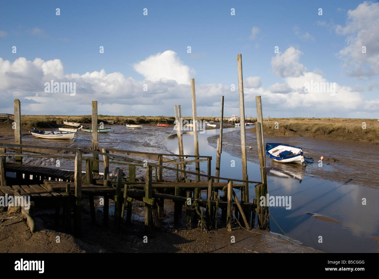Morston quay en marea baja, al norte de Norfolk. Foto de stock
