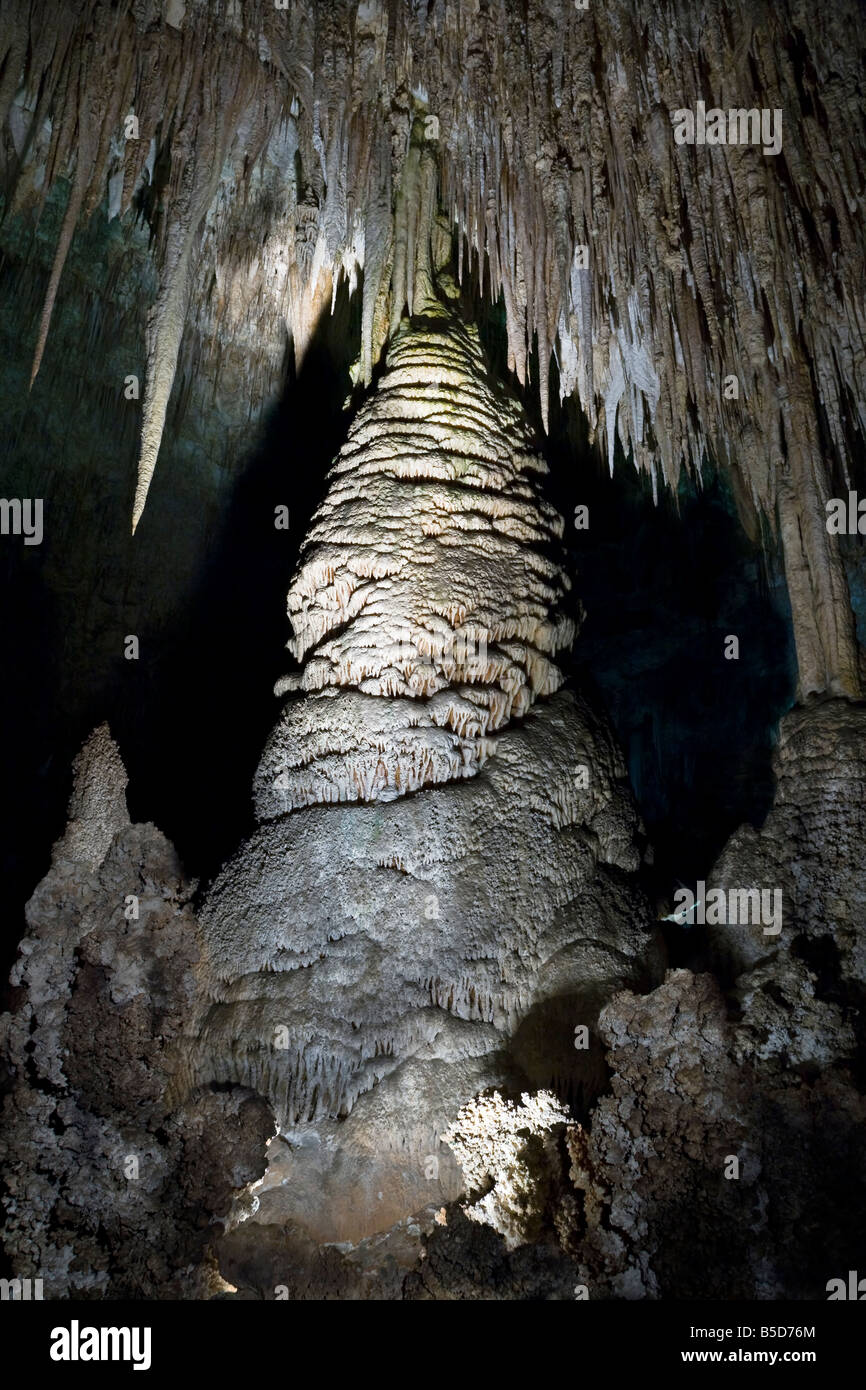 Estalagmitas - Parque Nacional de las Cavernas de Carlsbad en Nuevo México, EE.UU. Foto de stock
