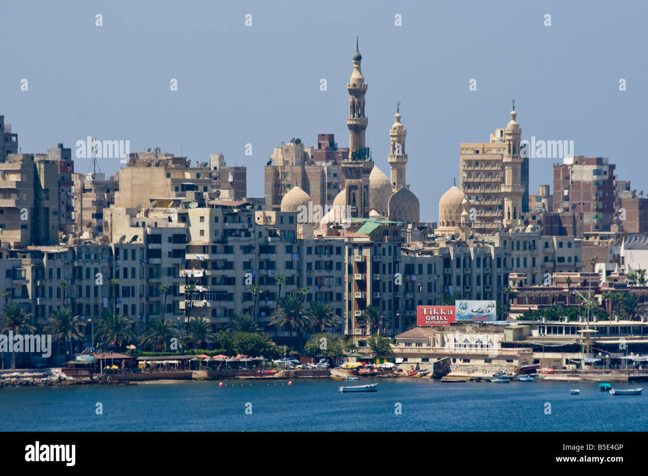 La Corniche en Alejandría Egipto Foto de stock