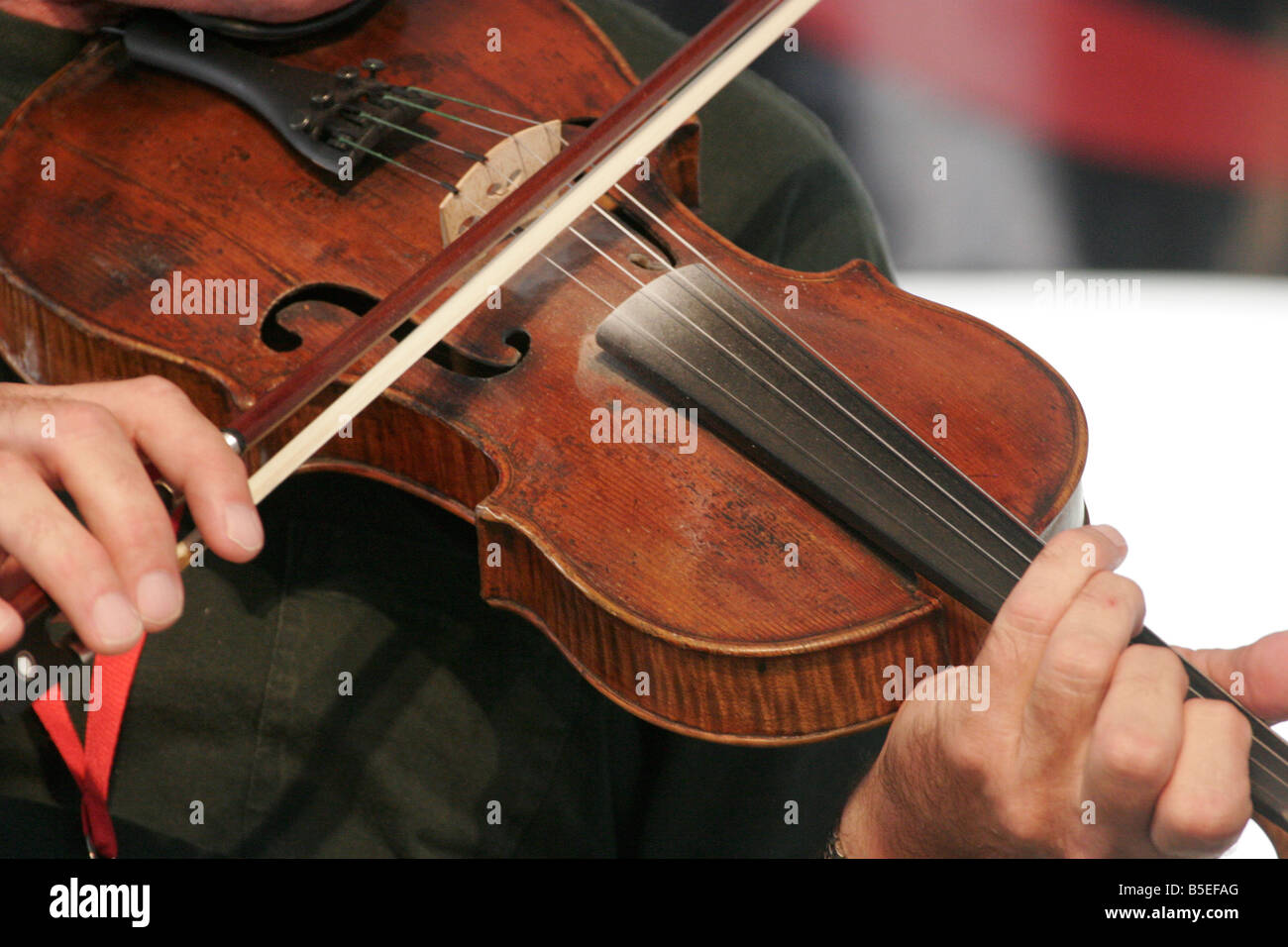 Músico Apalaches Doug Dorschug tocando el violín Foto de stock