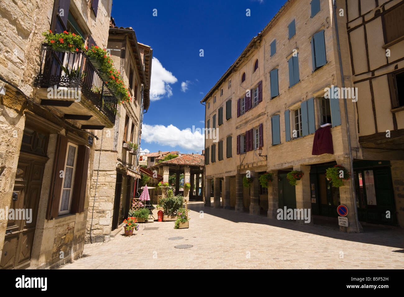 Las calles medievales de St Antonin Noble Val, Tarn et Garonne, Francia Europa Foto de stock