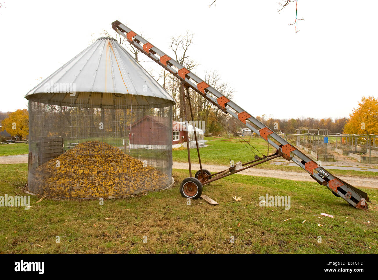 Almacenamiento de cuna fotografías e imágenes de alta resolución Alamy