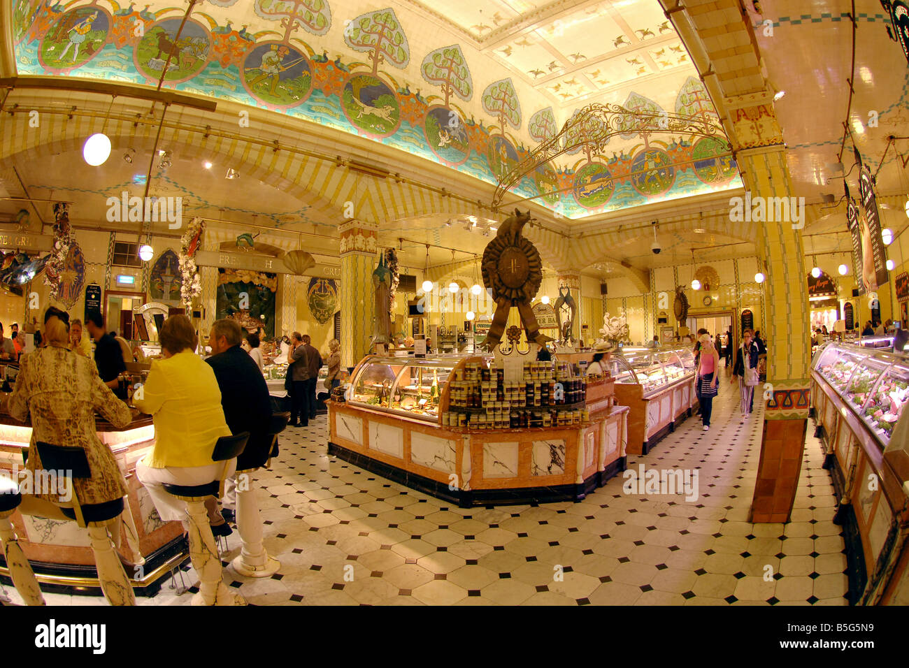 Harrods food hall store shop mall fotografías e imágenes de alta ...