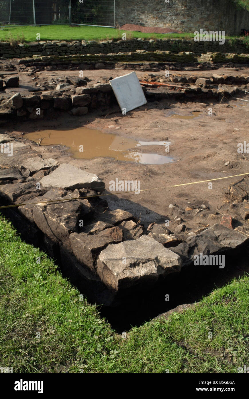 Las excavaciones arqueológicas efectuadas en septiembre de 2008, de la fortaleza romana en Cramond, Edimburgo, Escocia, Reino Unido Foto de stock