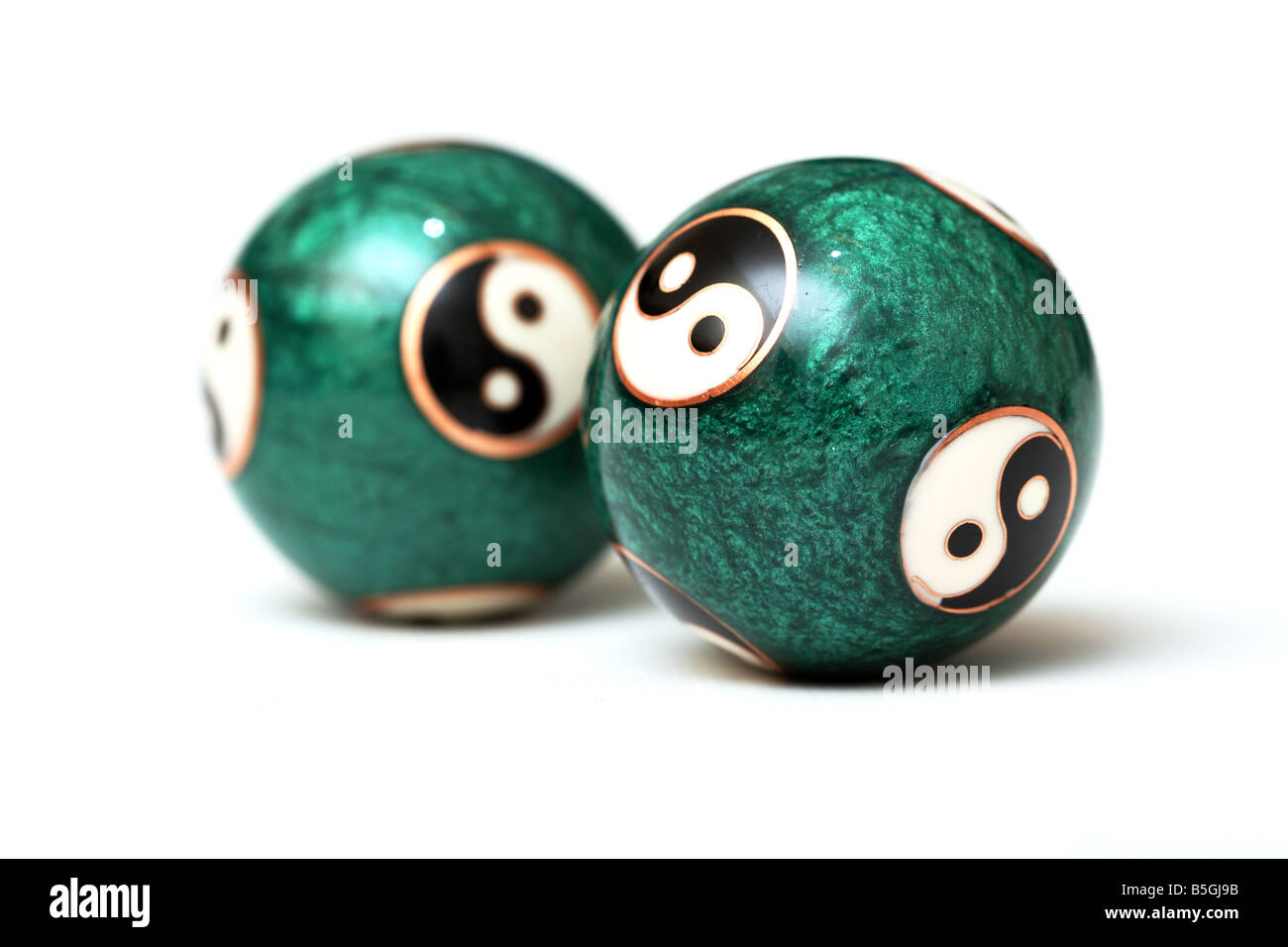 Balls yin yang fotografías e imágenes de alta resolución - Alamy