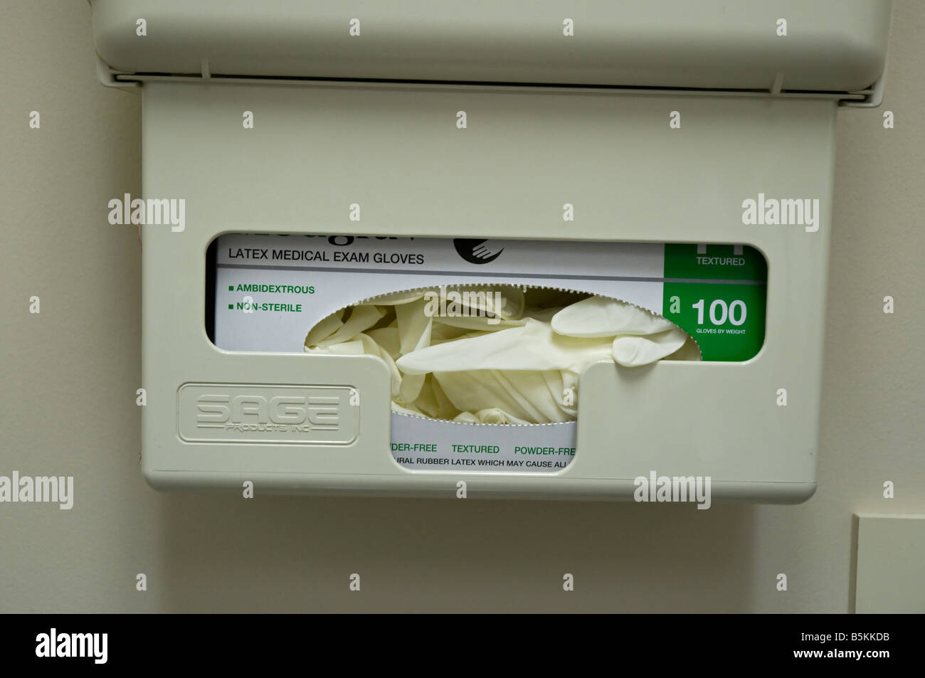 aborto Cerdito Treinta Contenedor para caja de médicos desechables guantes de látex en  instalaciones médicas Fotografía de stock - Alamy
