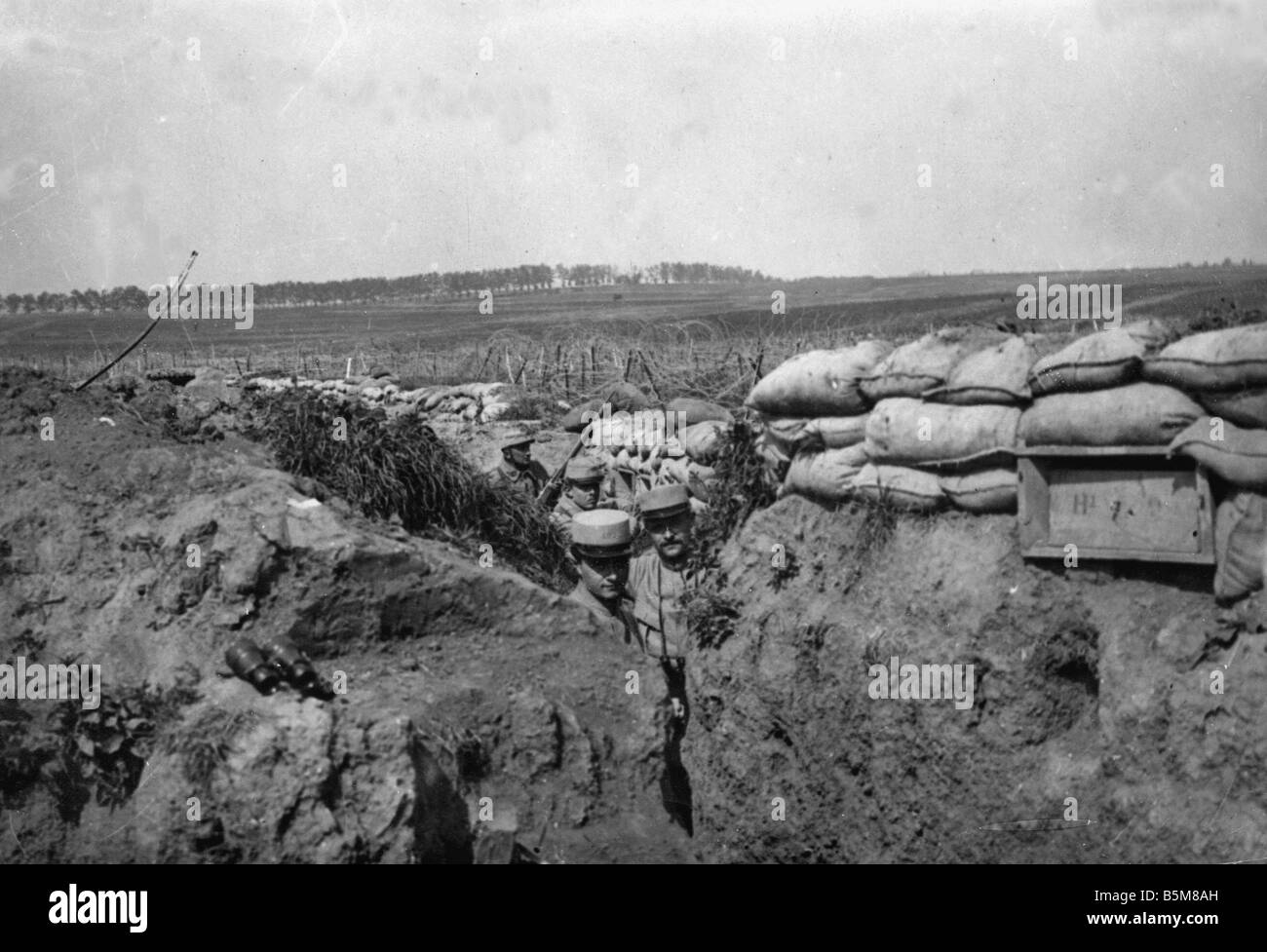 2 G55 F1 1915 14 Francés trincheras de la Primera Guerra Mundial la historia de la I Guerra Mundial Francia trincheras trinchera francesa posiciones cerca de Champ Loivre Foto de stock
