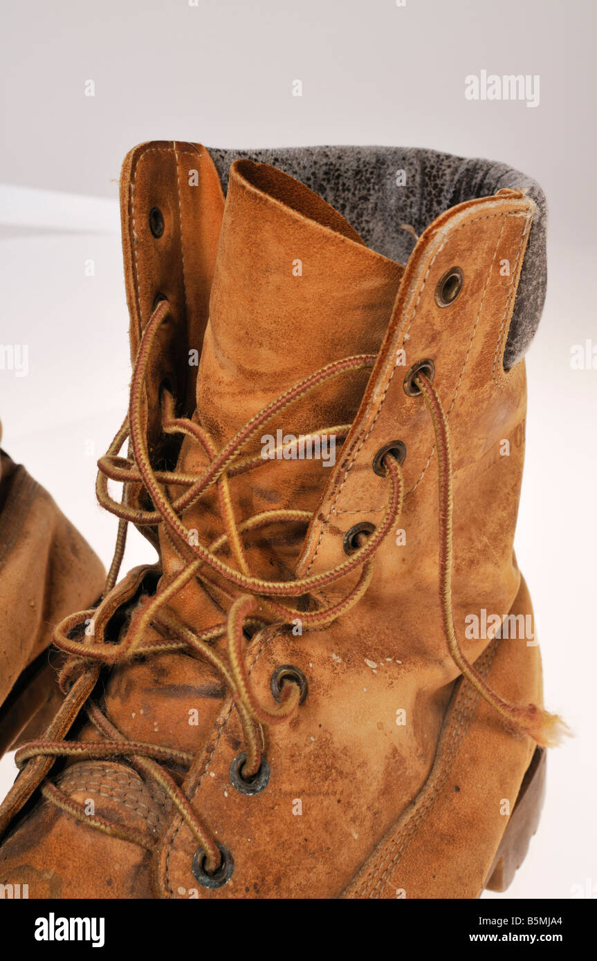 Botas bien gastadas fotografías e imágenes de alta resolución - Alamy