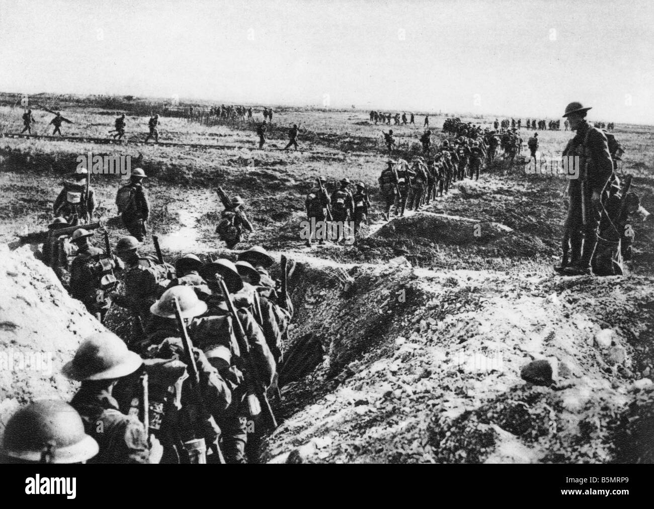 9 1918 9 27 A1 frente occidental 1918 Eng stormtroopers la I Guerra Mundial 1914 18 batalla decisiva en el frente occidental ofensiva por al. Foto de stock