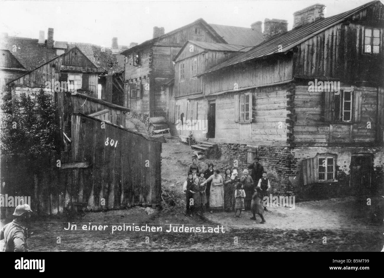9Es 1915 0 0 A1 64 Ciudad Judía en Polonia Foto 1915 16 Historia de los judíos judíos orientales en einer polnischen Judenstadt en un poli Foto de stock