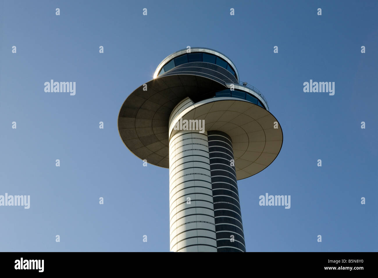 Torre de Control del Aeropuerto de Aarlanda por Gerd Wingårdhs Foto de stock
