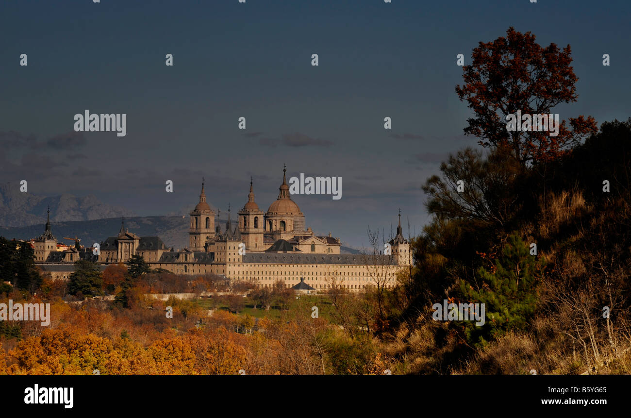 El monasterio de San Lorenzo de El Escorial, cerca de Madrid, España Foto de stock