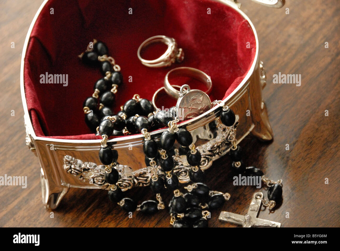 Anillo rosario fotografías e imágenes de alta resolución - Alamy