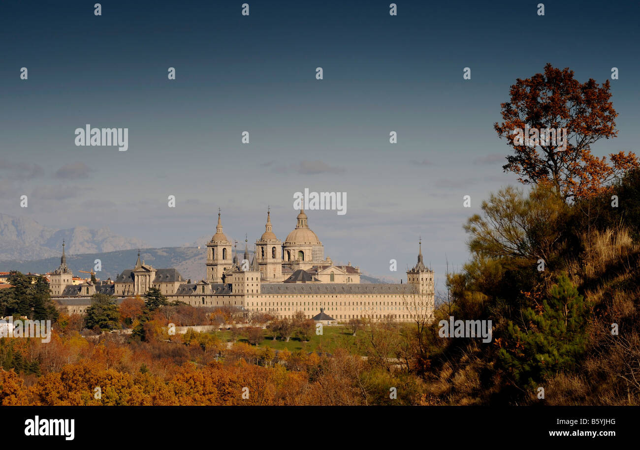 El monasterio de San Lorenzo de El Escorial, cerca de Madrid, España Foto de stock