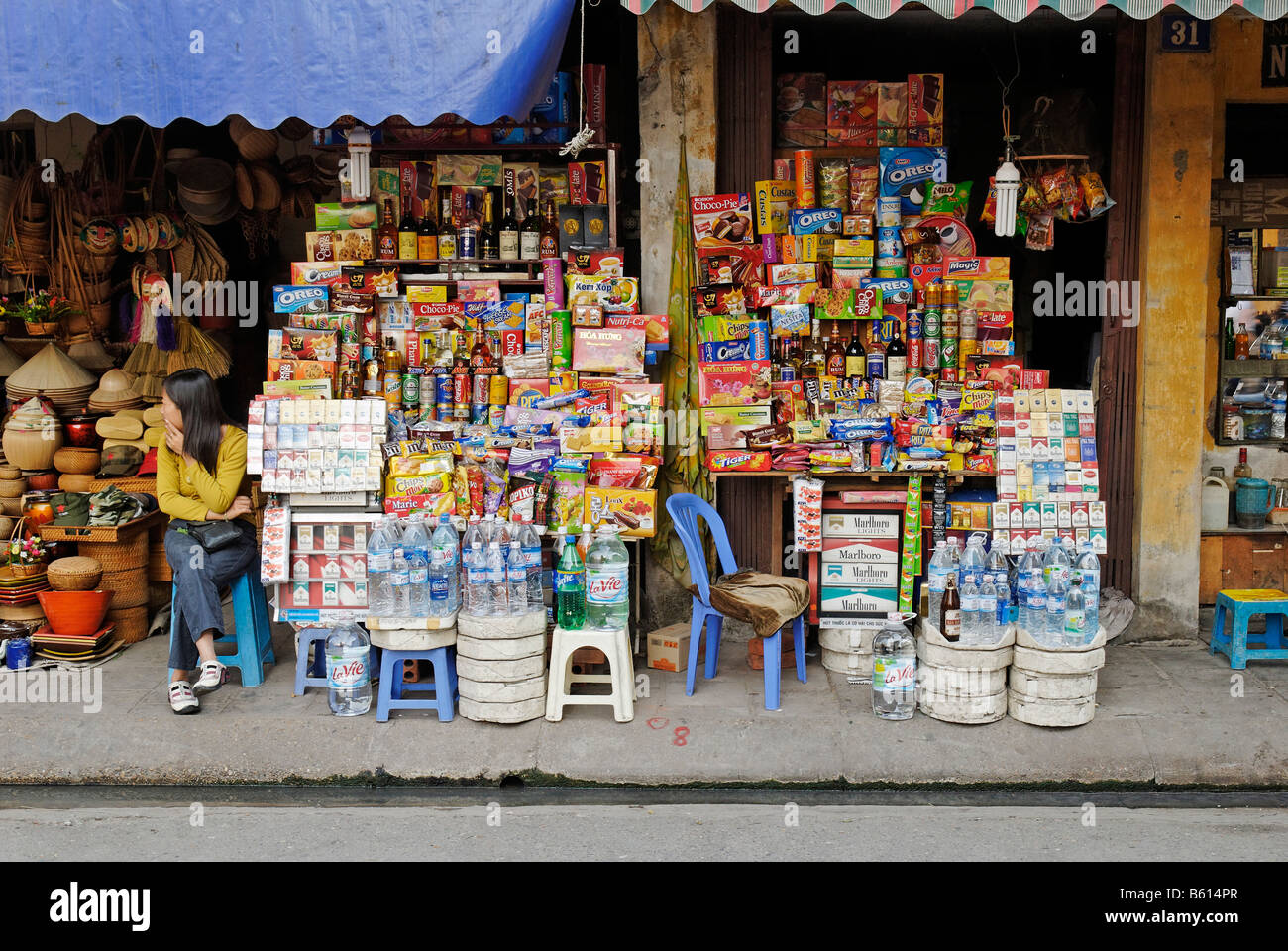 Almacén de ramos generales, Hanoi, Vietnam, Asia Fotografía de stock