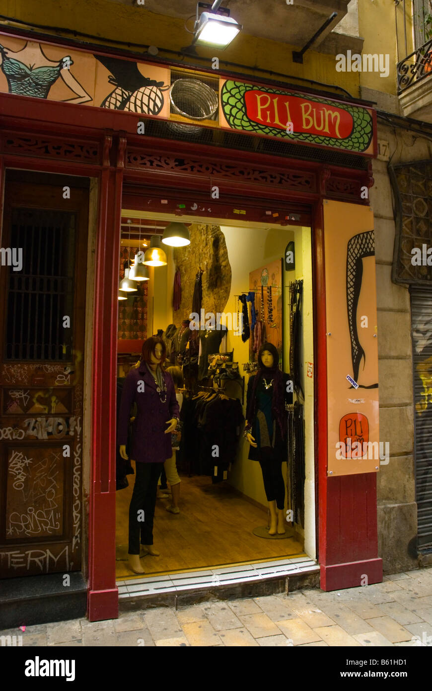 Tienda de ropa de mujer Pili Bum en la Ribera de Barcelona España Europa  Fotografía de stock - Alamy