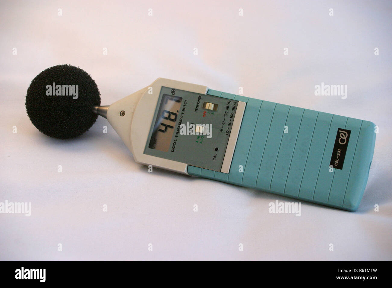 Estudio de sonido digital contador o medidor de nivel de ruido se utiliza  para medir los niveles de ruido para determinar la molestia Fotografía de  stock - Alamy
