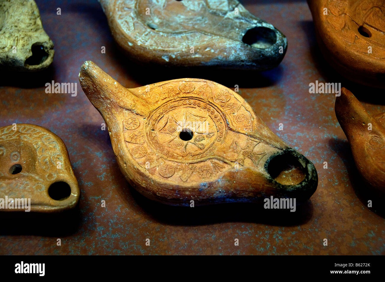 Lámparas producidos en los talleres del norte de África a Grecia siglo V D.C. Foto de stock